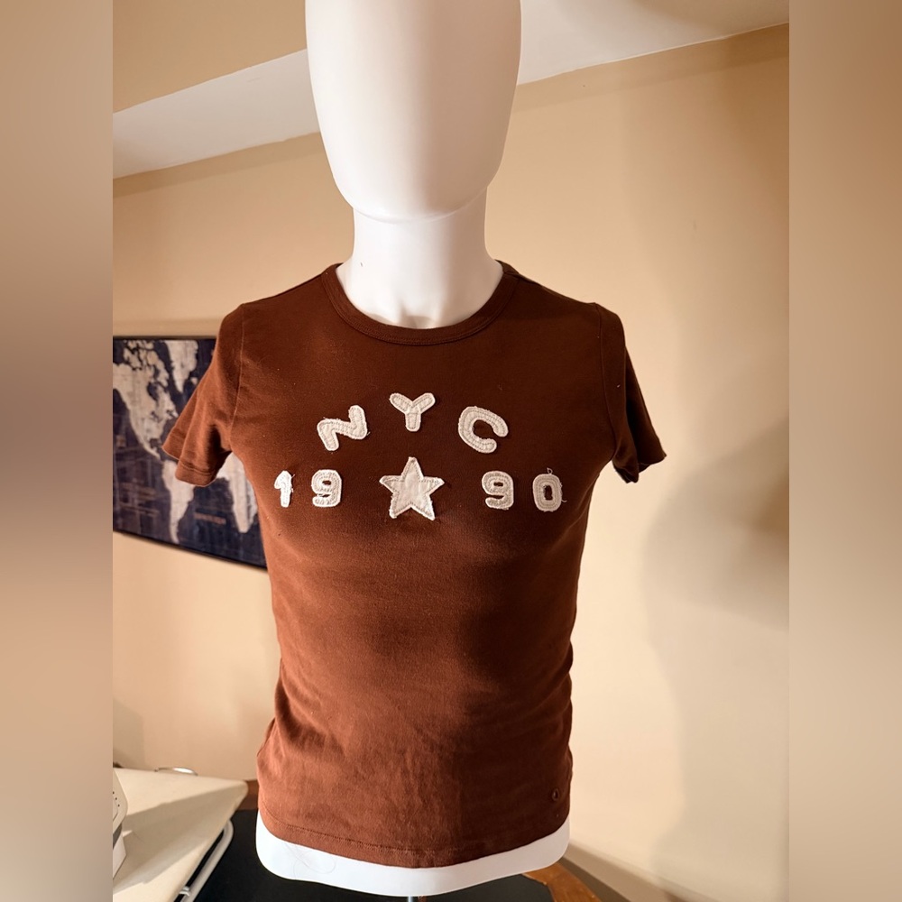 Urban Outfitters NYC 1990 Baby Tee Brown Fitted Graphic T-Shirt Size L